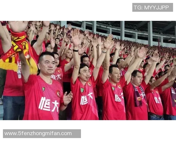 大连与广州恒大激战成平局赛后分析与精彩瞬间回顾